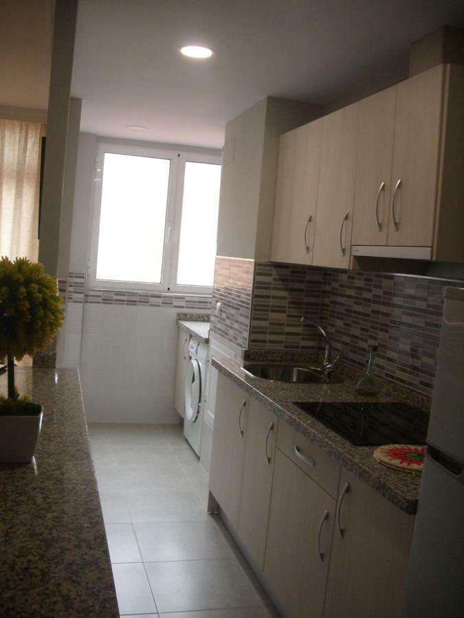 Paseo Maritimo De Poniente Apartment Malaga Ngoại thất bức ảnh